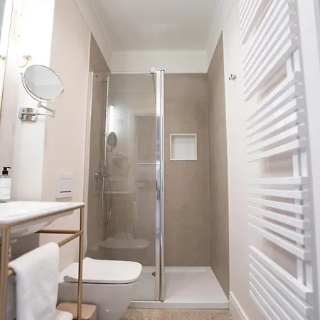 Avanti Apartahotel 4*