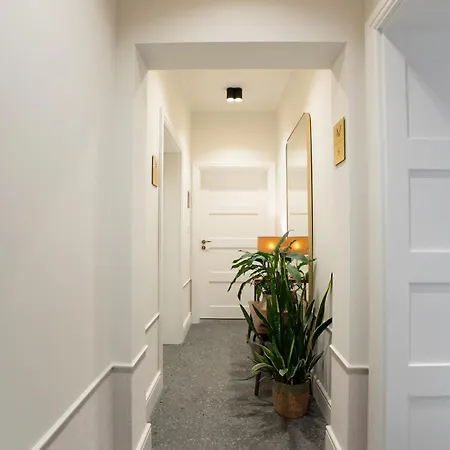 Apartahotel Avanti 4*