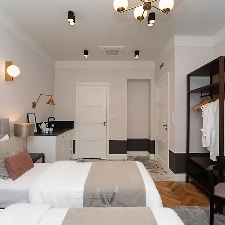 Avanti Aparthotel 4*