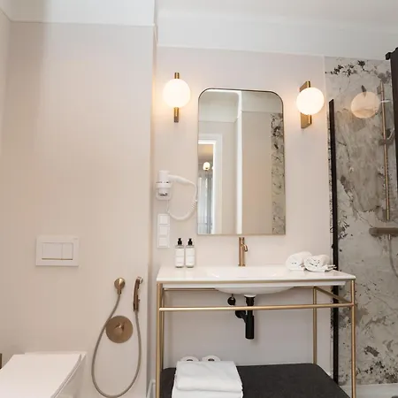 Apartahotel Avanti 4*