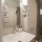 Avanti Aparthotel