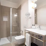 Avanti Aparthotel