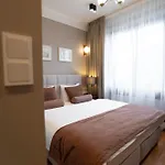 Avanti 3*